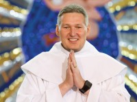 Padres recebem salário?